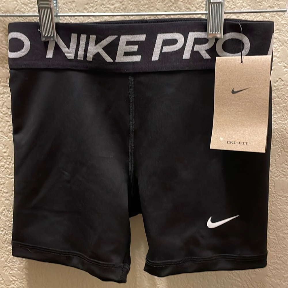 Girl size Medium Nike Pros
